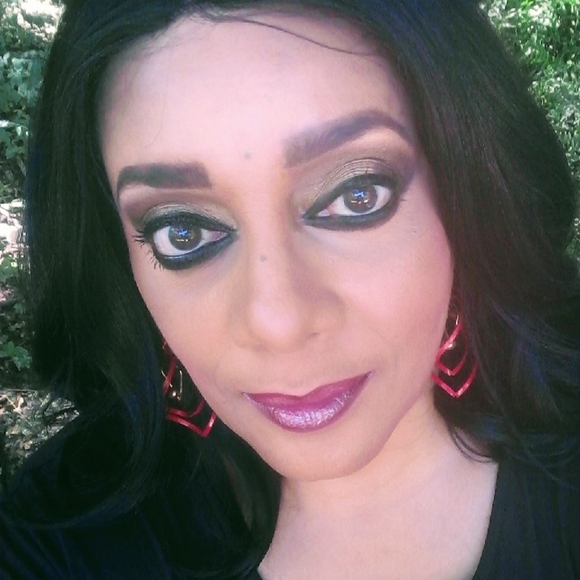 I'm Renae. Note: Poshmark payments ONLY! - Picture 2 of 2